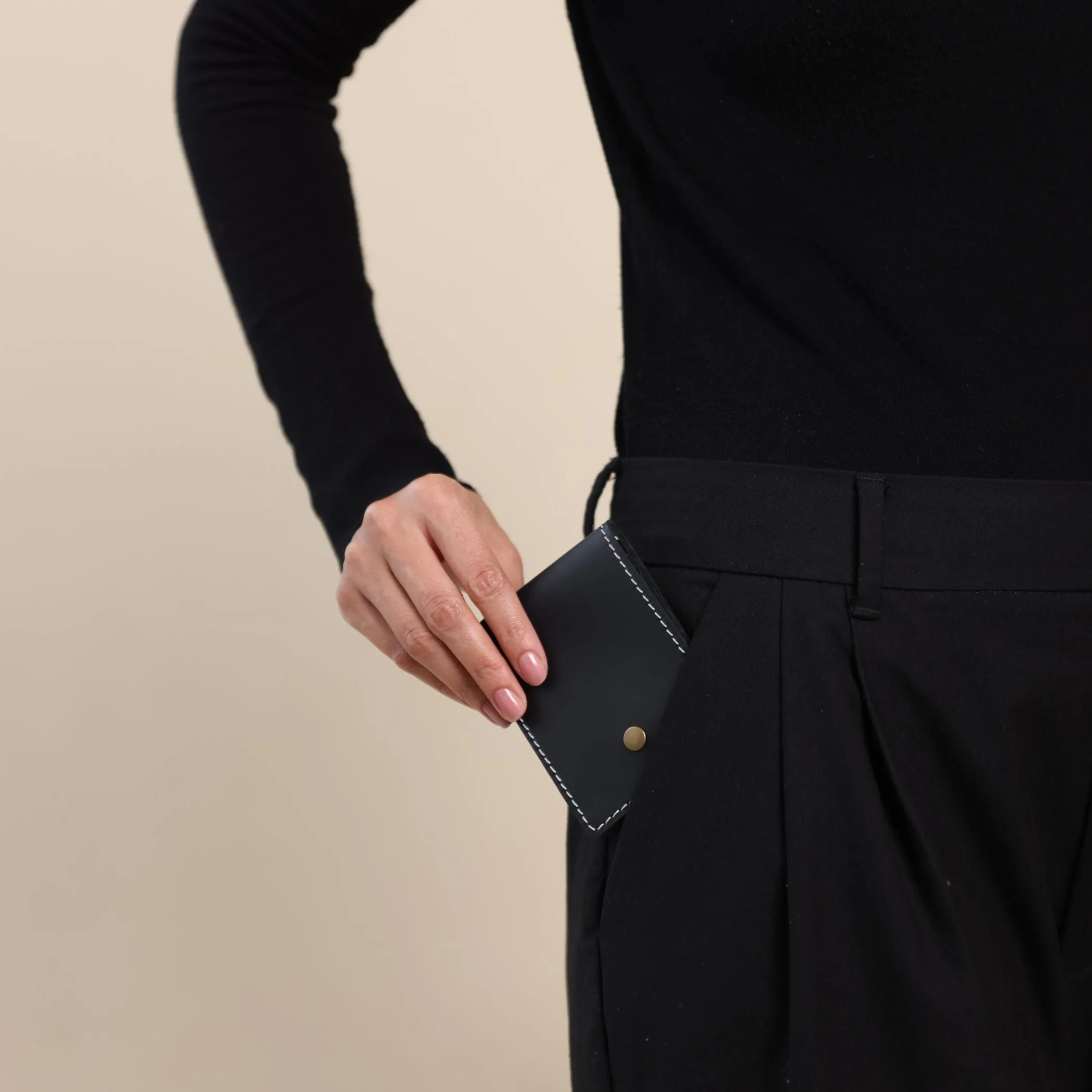 Black Vertical Bifold Slim Wallet