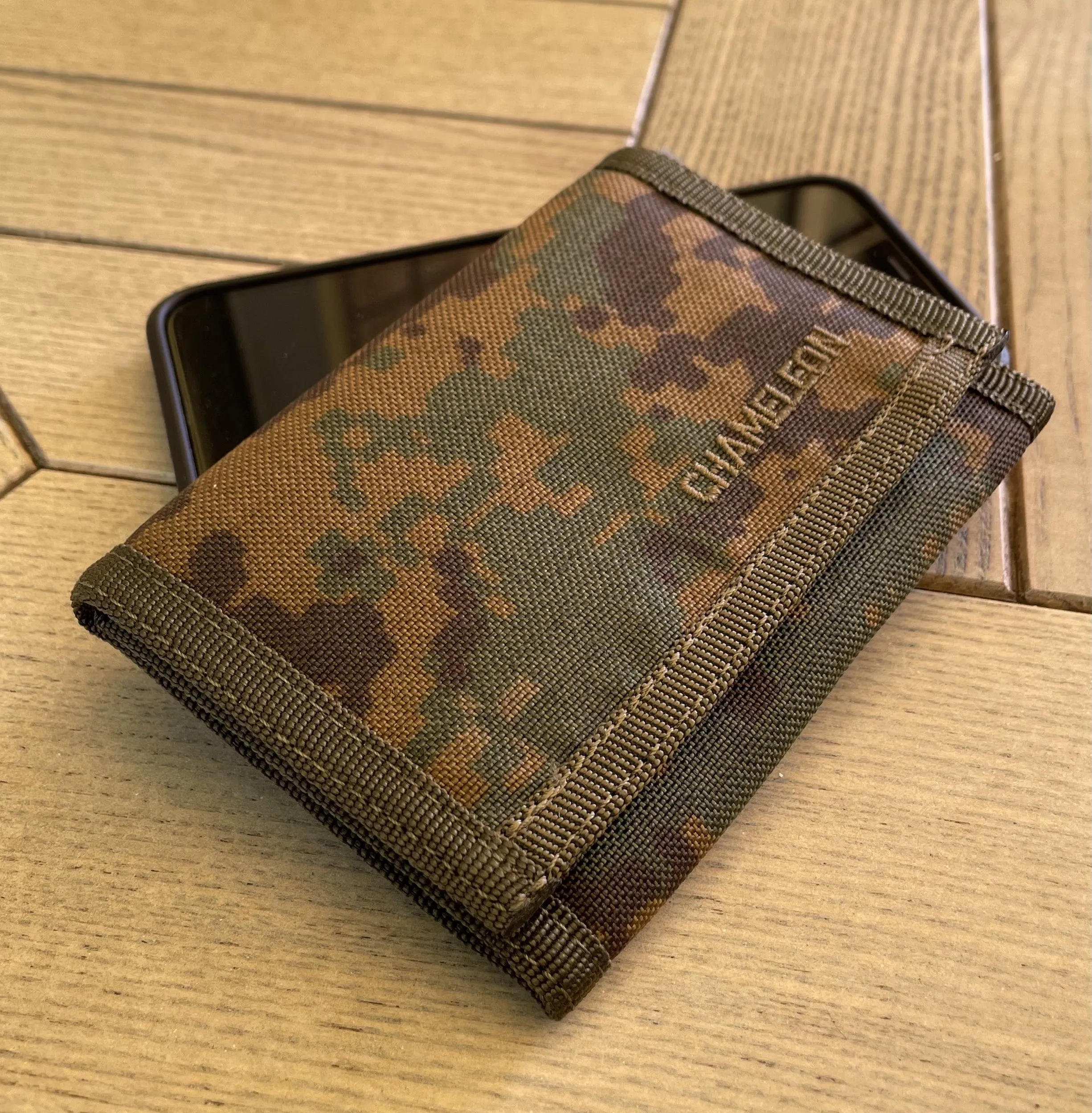 Chameleon Velcro Trifold Mens Wallet-Military Tactical Men Wallets- ID Card Holder - Canvas Thin Front Pocket Travel Wallet-Coin Zipper Pocket-Morpat