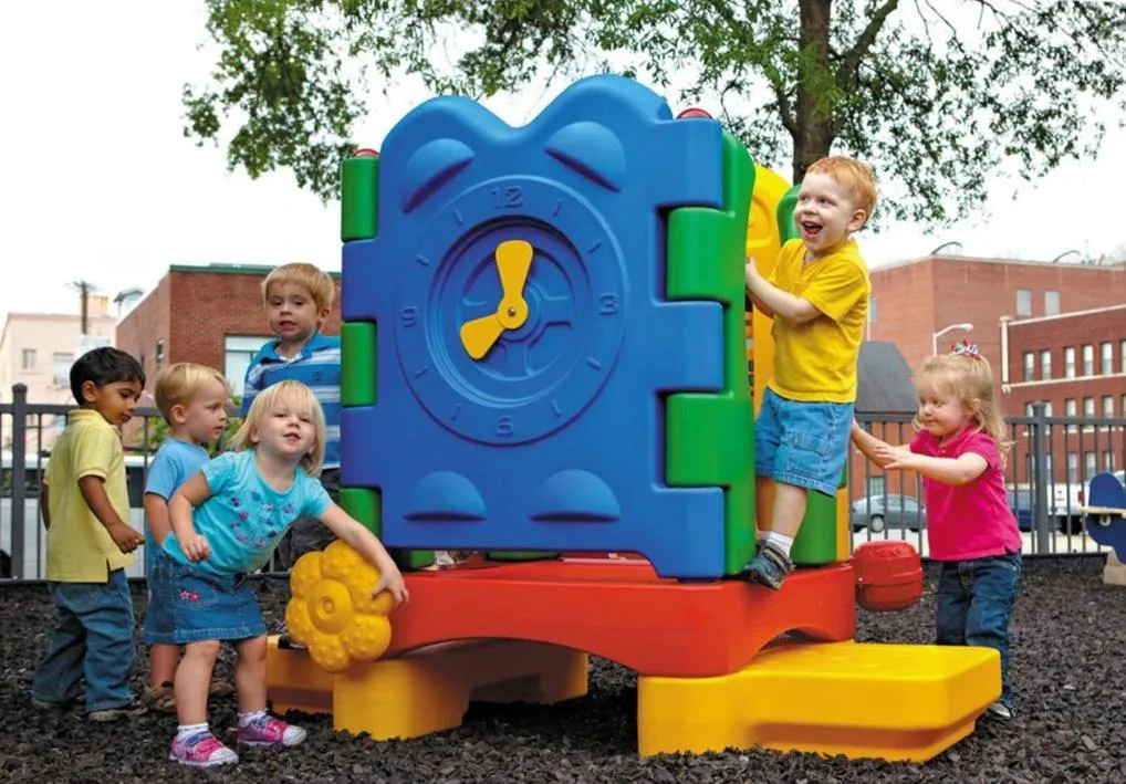 DC-SPROUT | Discovery Centers Sprout No Roof Play Set