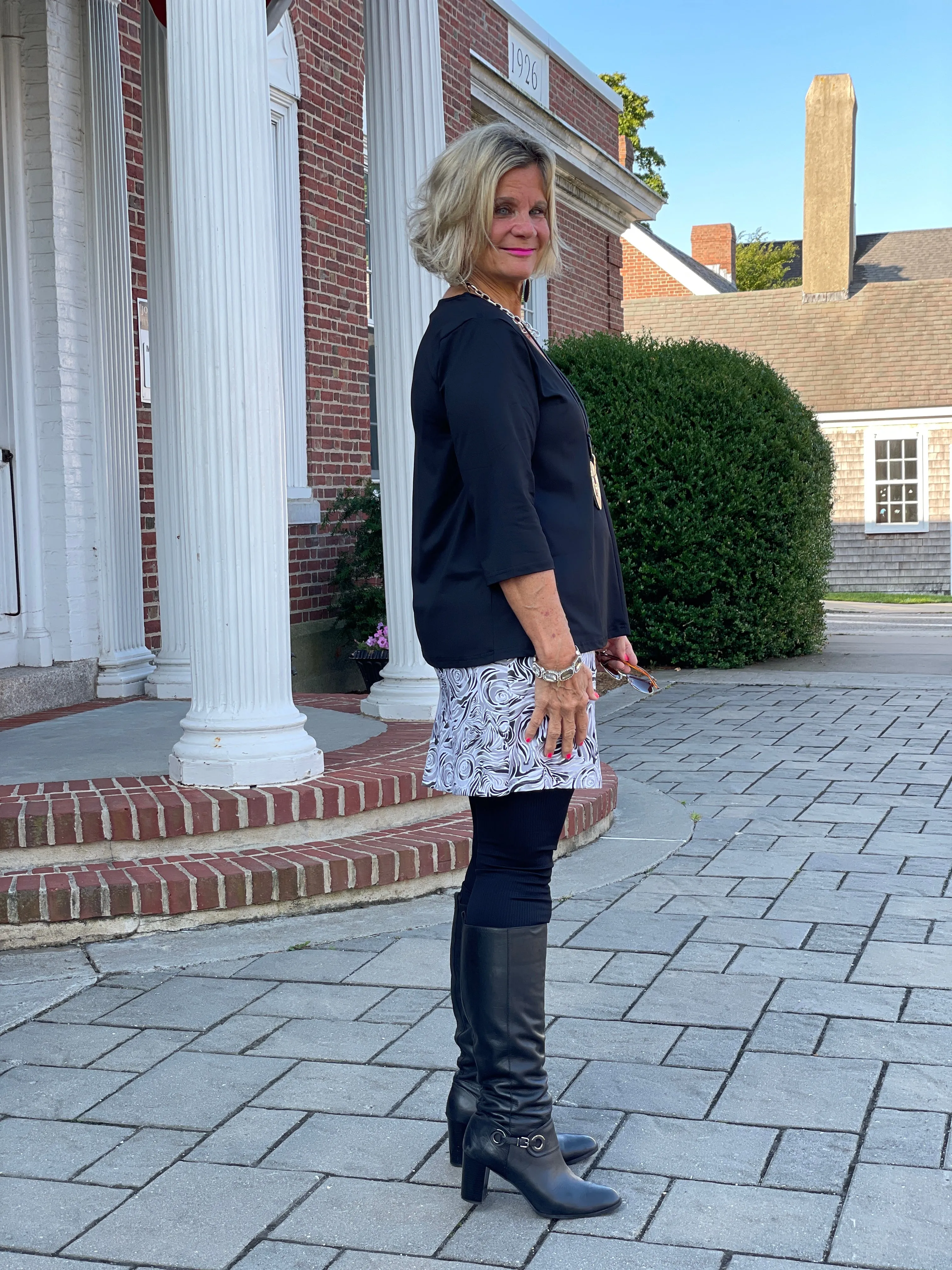 ELEGANT EXPRESSIONS SKORT