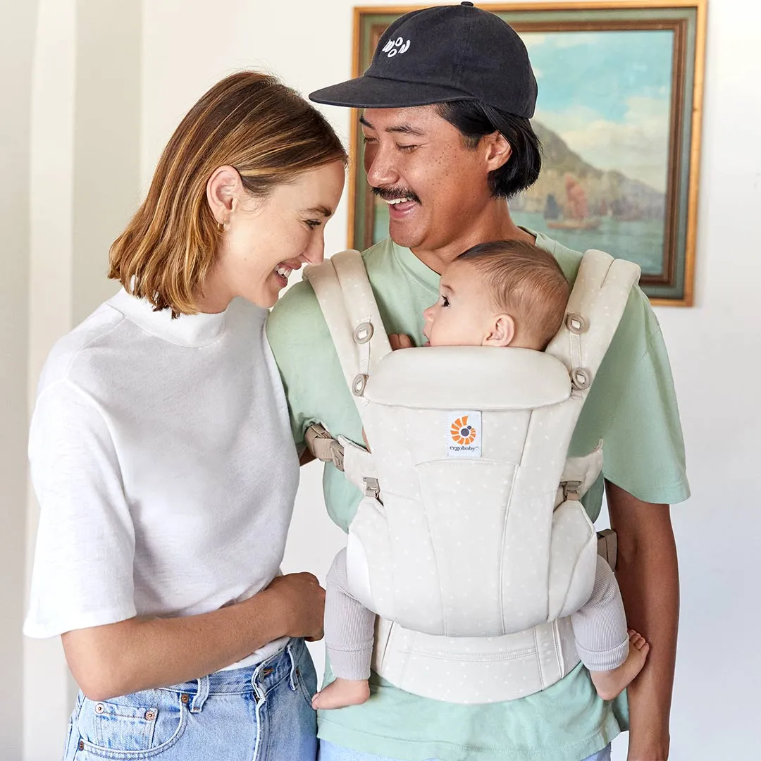 Ergobaby Omni Dream Baby Carrier - Natural Dots