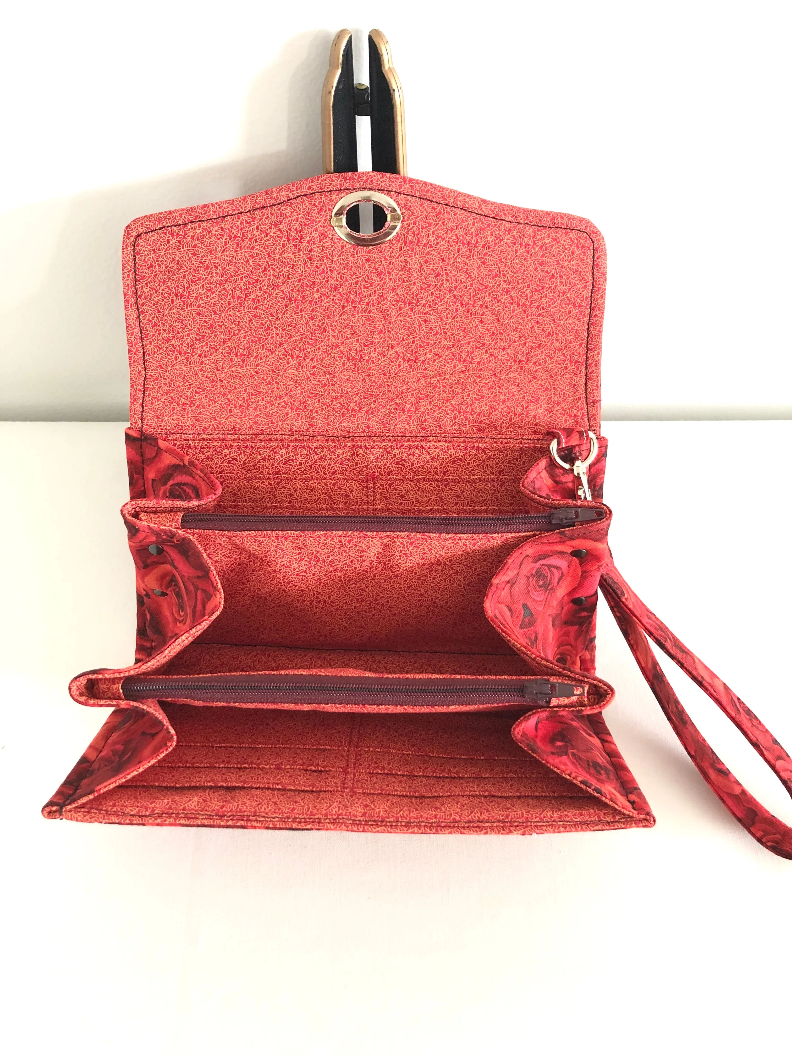 Fabric wallet - red roses