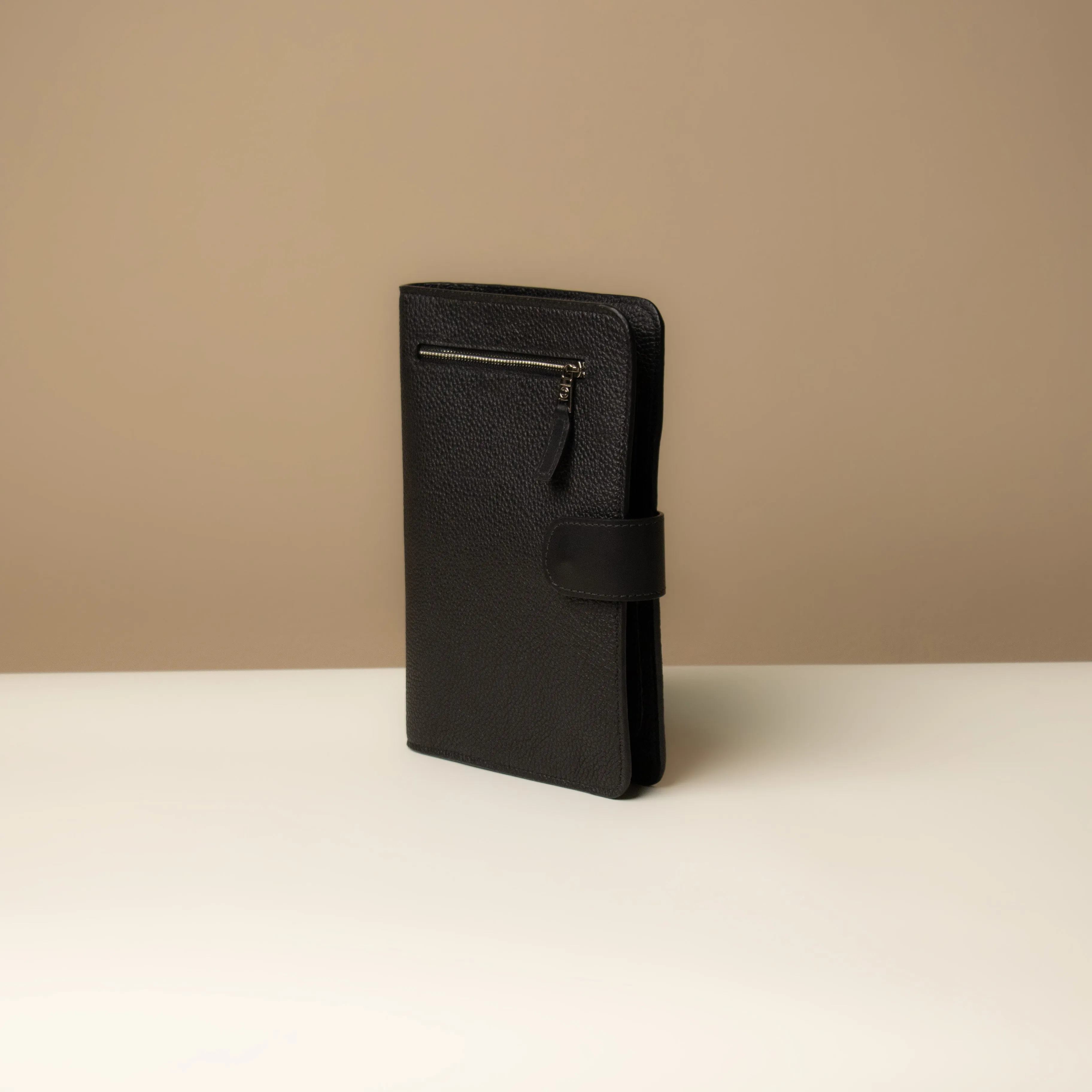 Globetrotters Document Holder