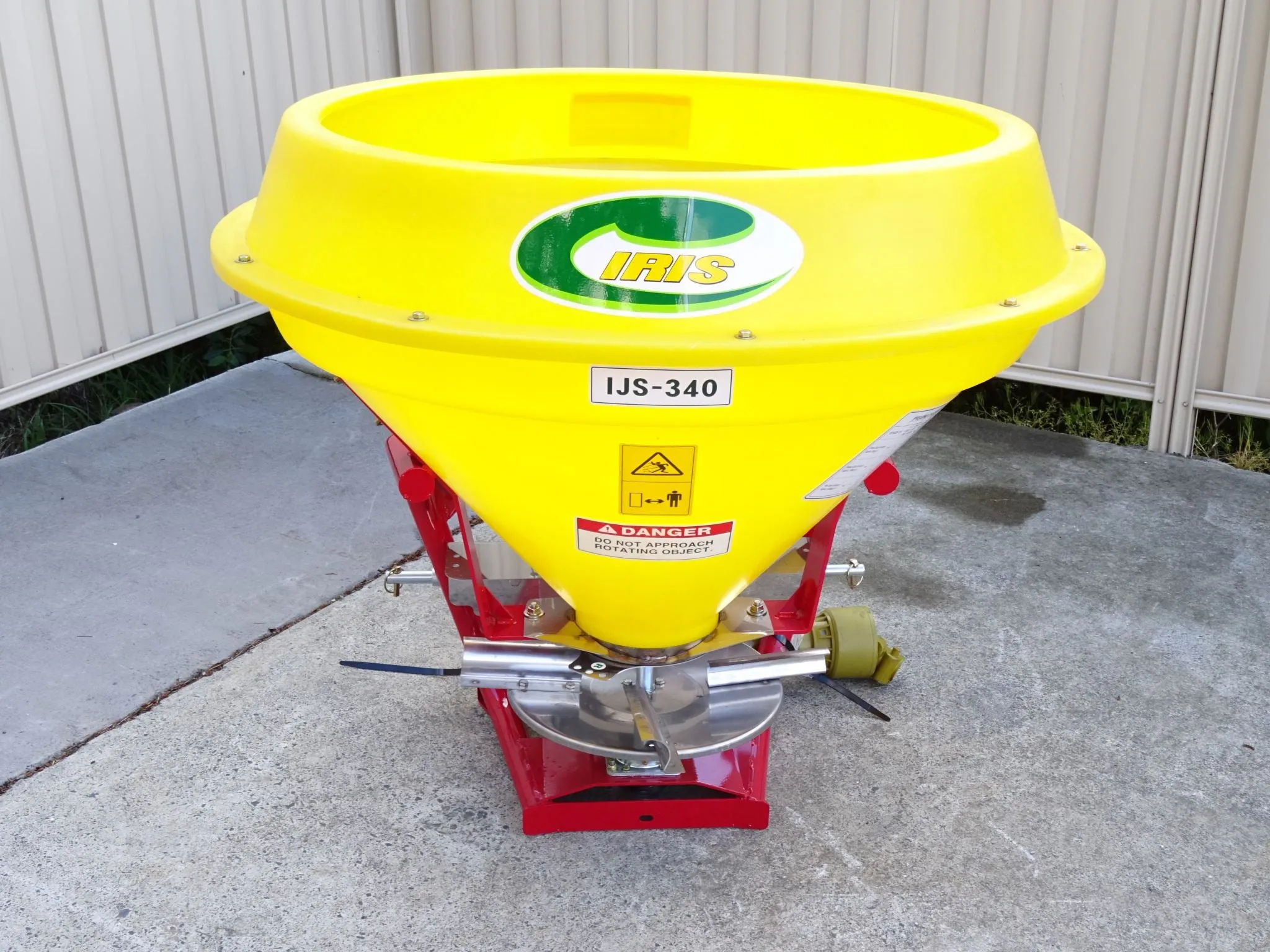 Iris IJS 340 PTO Fertiliser Spreader 340 L