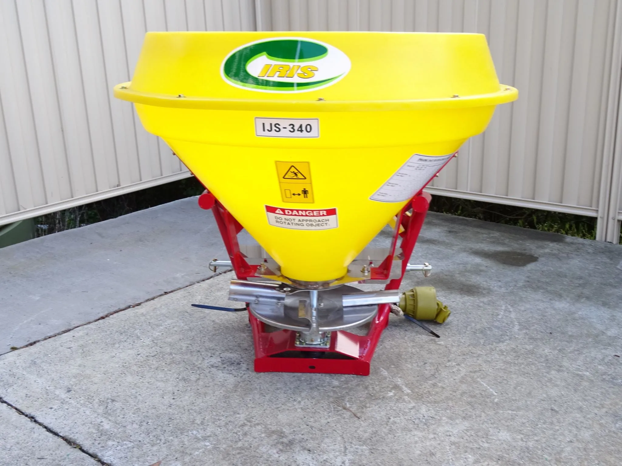 Iris IJS 340 PTO Fertiliser Spreader 340 L