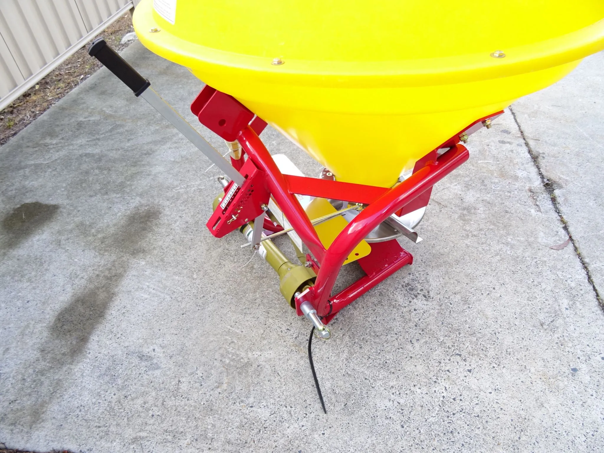 Iris IJS 340 PTO Fertiliser Spreader 340 L