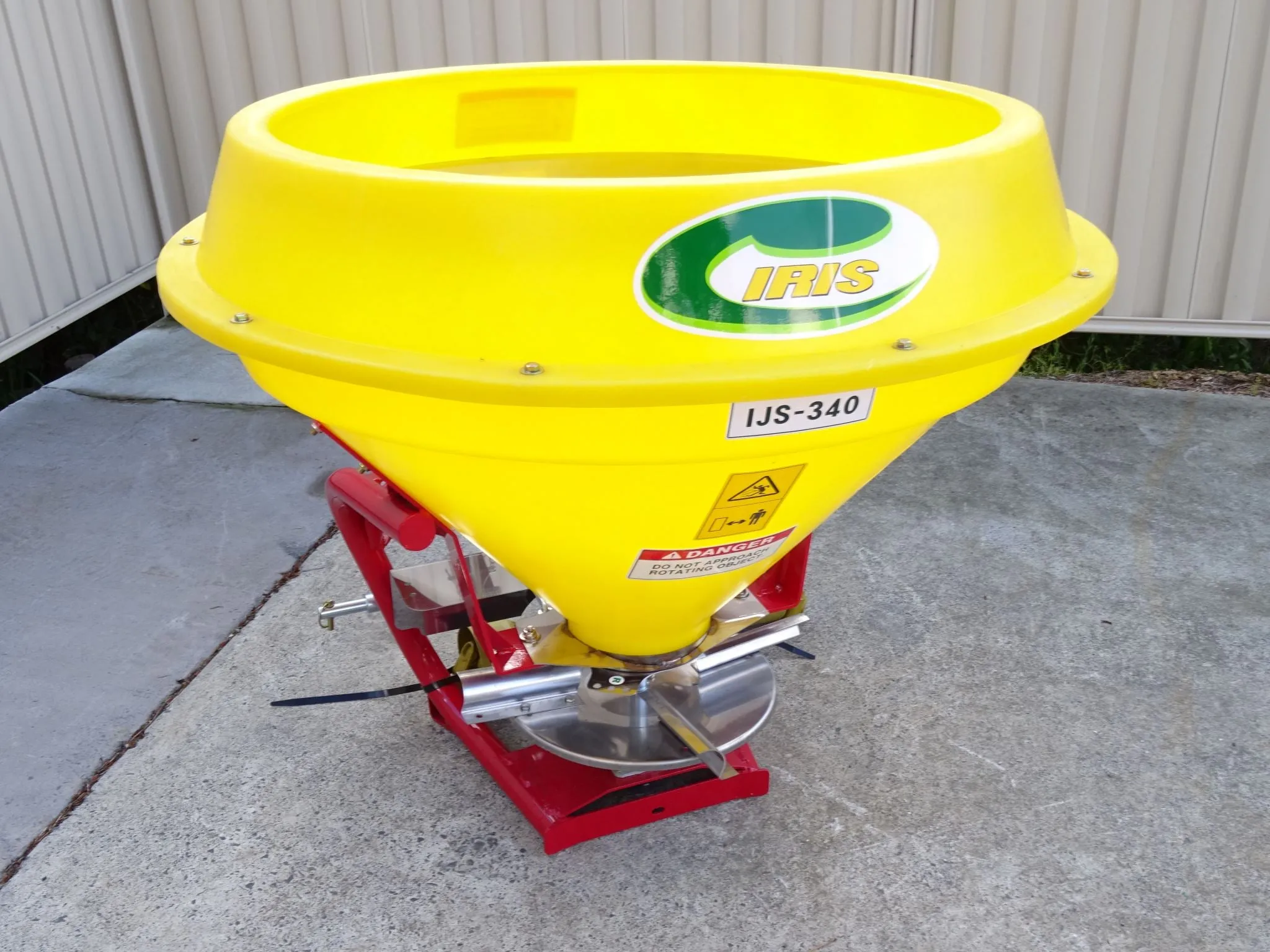 Iris IJS 340 PTO Fertiliser Spreader 340 L