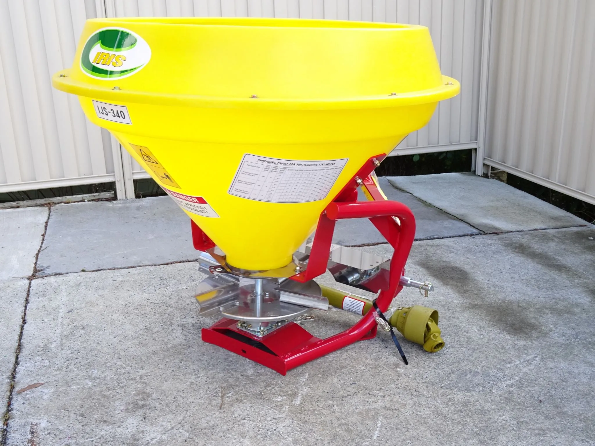 Iris IJS 340 PTO Fertiliser Spreader 340 L