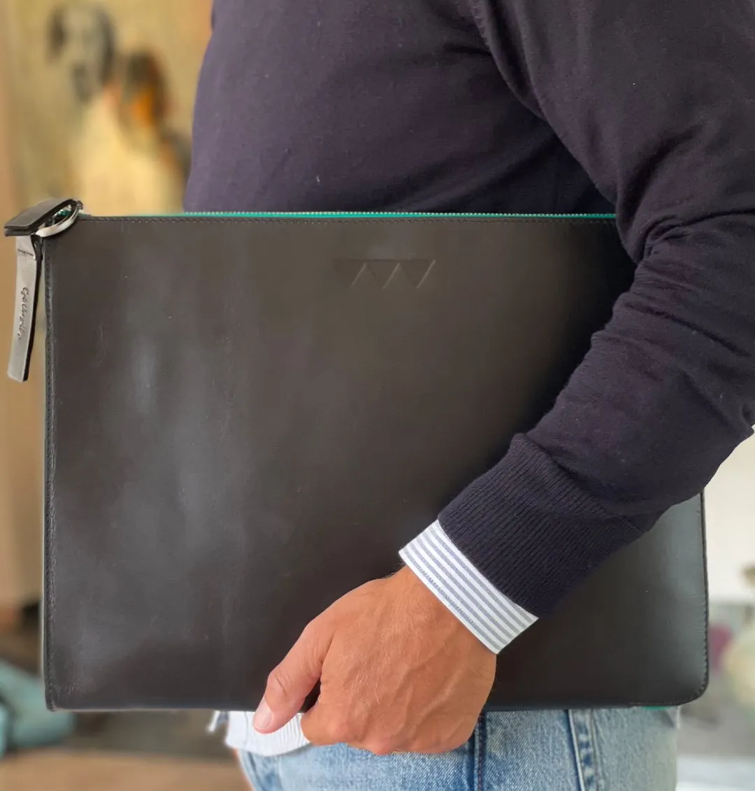Lisen Laptop Case in Veg. Tanned Leather - Black & Green