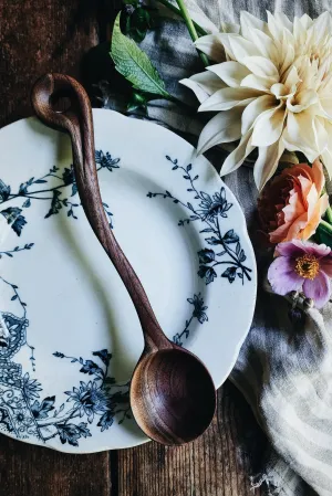 Long Elegant Scoop