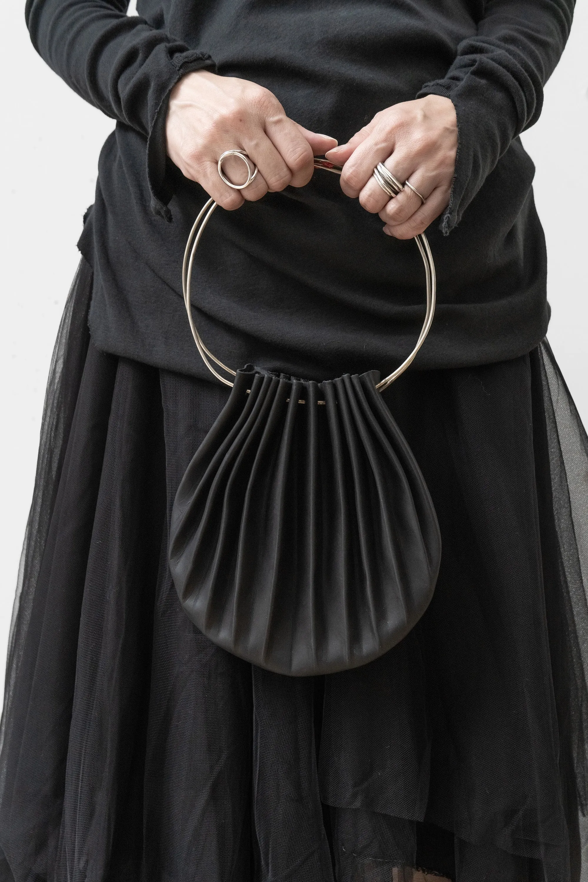 m.a /B703/RS VA 1,0 small shell bag w/silver ring handle