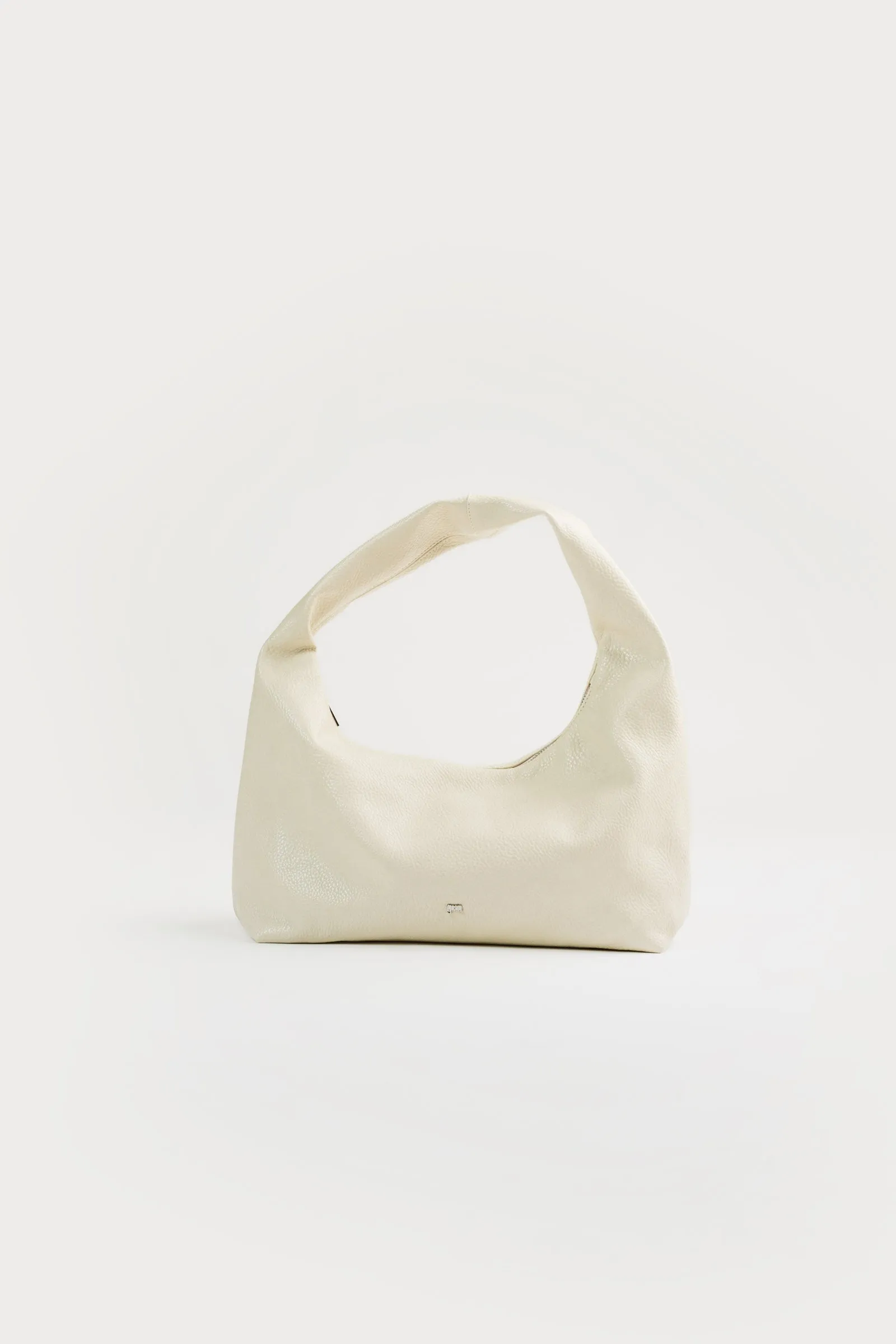 [ON HAND] Medium Hobo Bag in Eggshell (Heavy Pebbled)