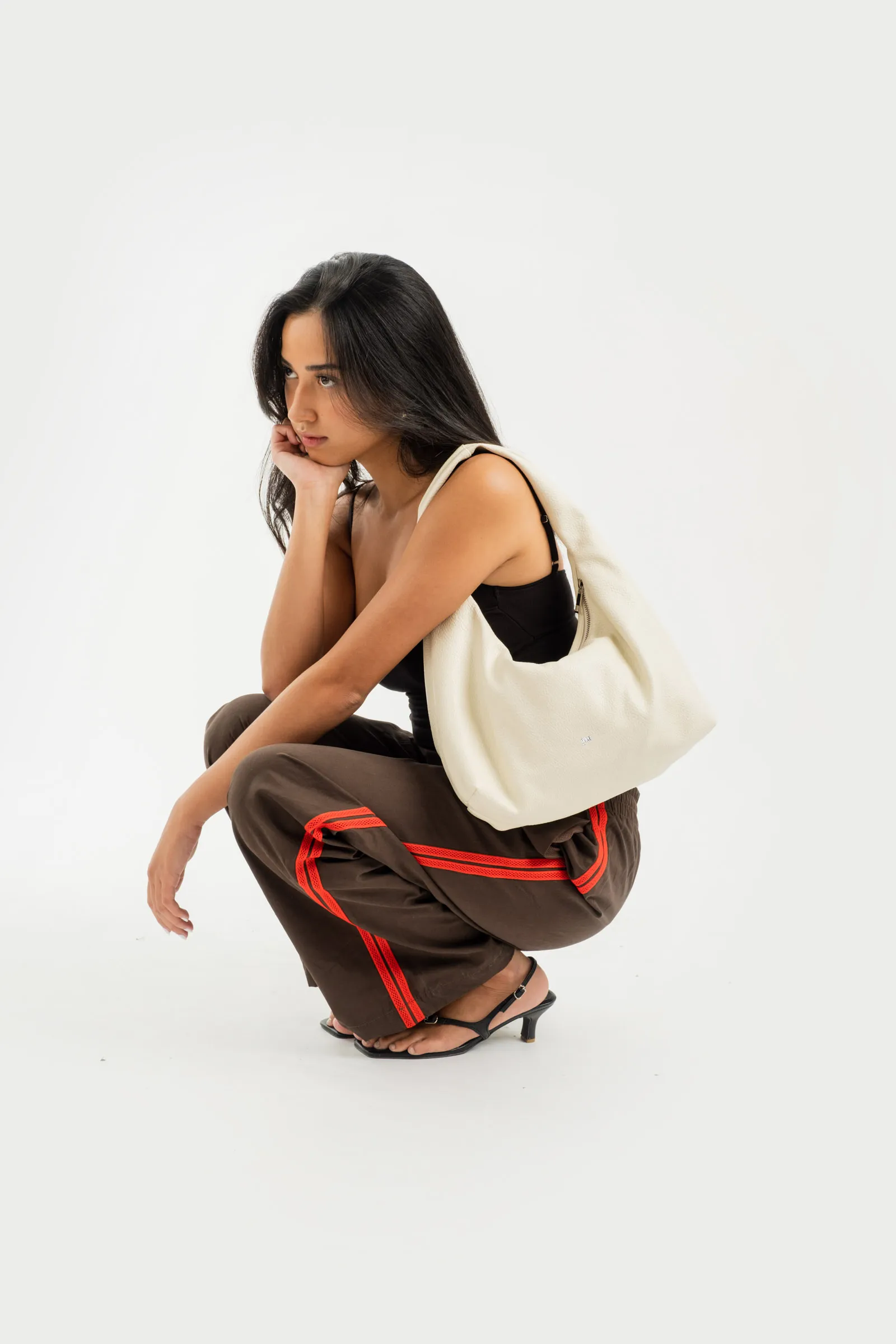 [ON HAND] Medium Hobo Bag in Eggshell (Heavy Pebbled)