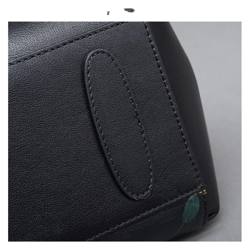 Retro Fashion Atmospheric leather Handbag