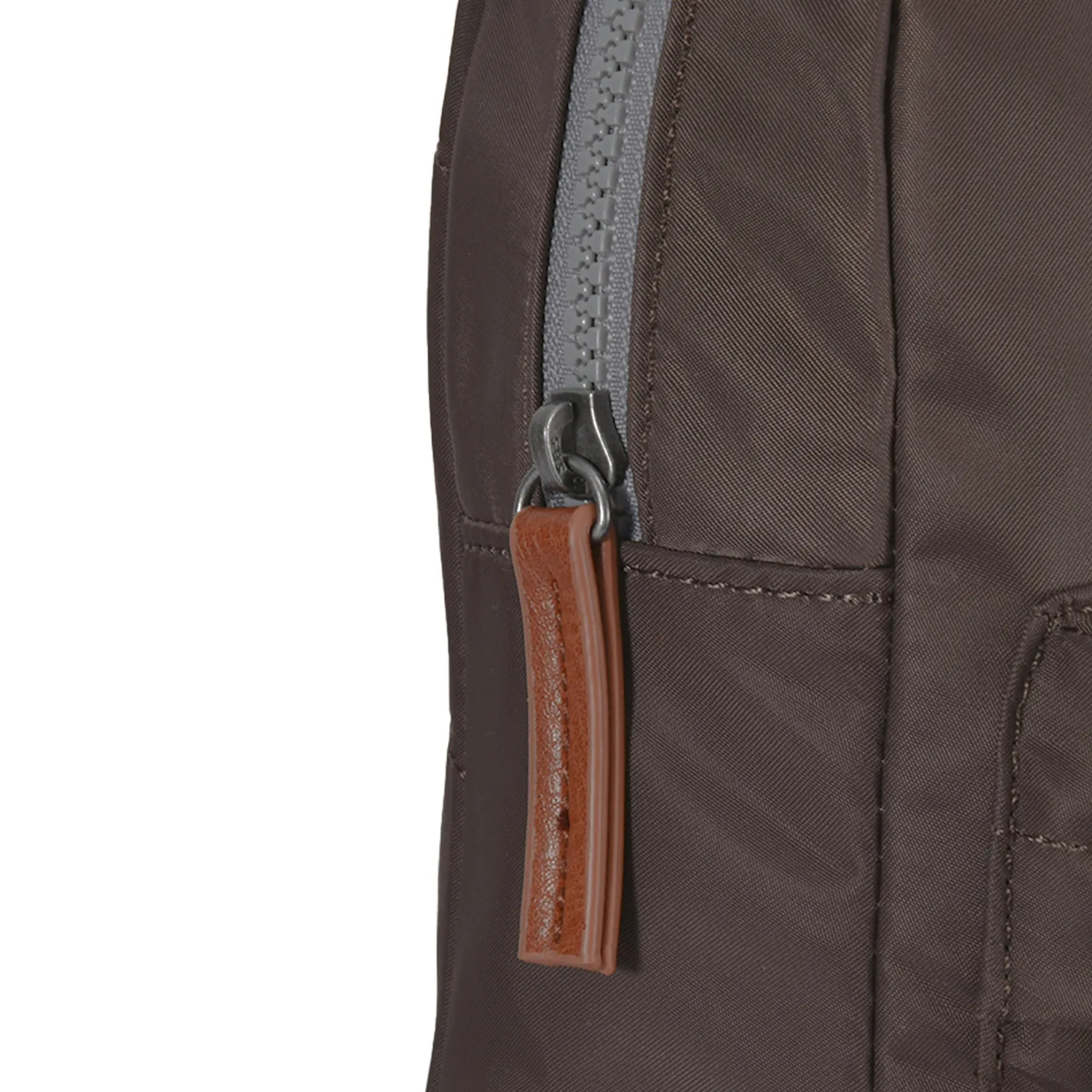 ROKA Willesden B Large Recycled Nylon Bag - Chocolate