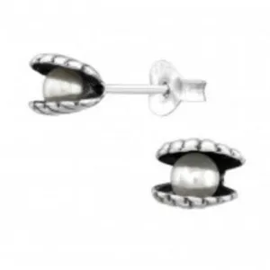 Stylish Silver Shell and Pearl Ear Stud - Perfect for Any Occasion