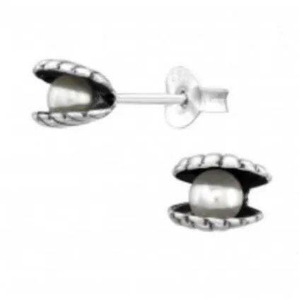 Stylish Silver Shell and Pearl Ear Stud - Perfect for Any Occasion