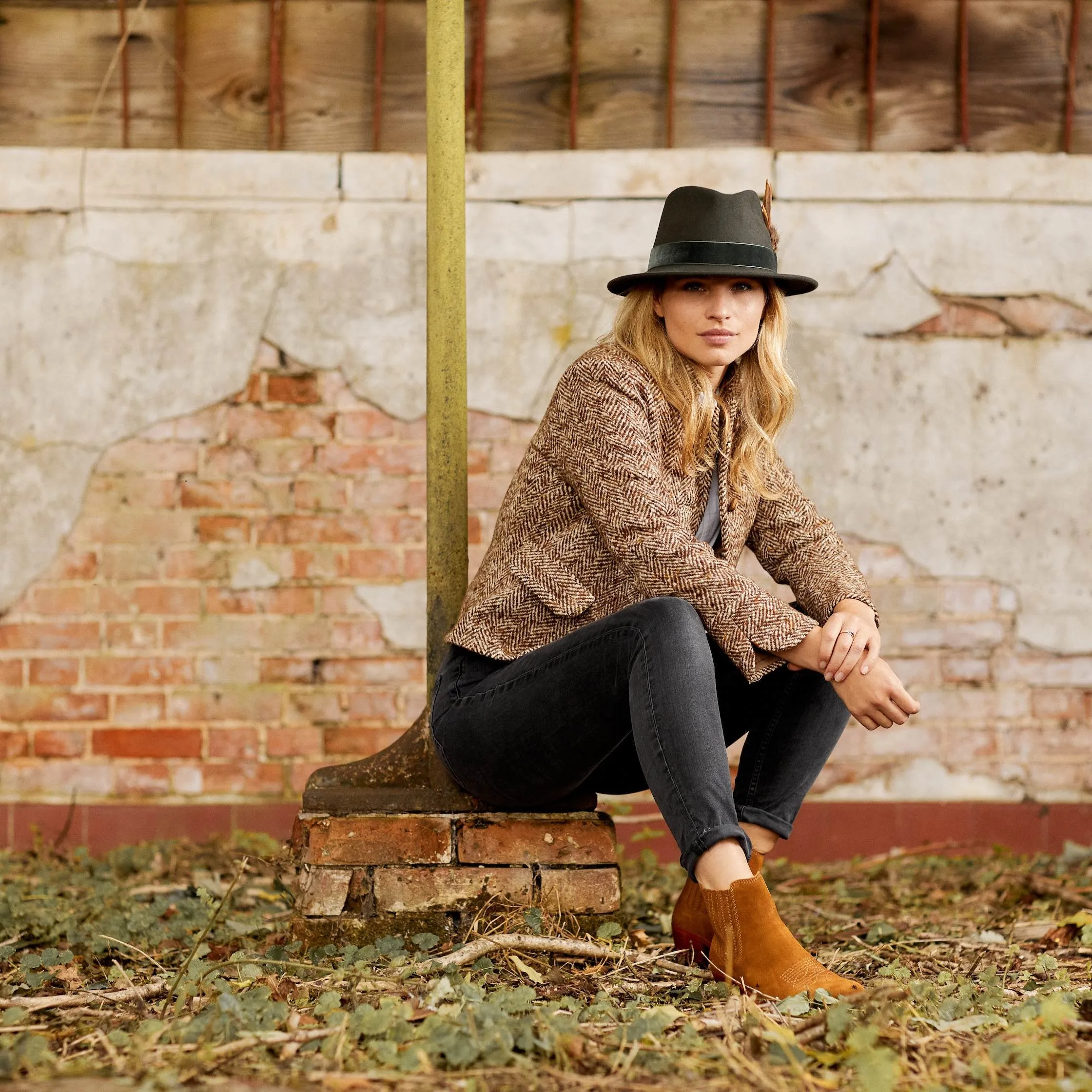 The Chelsworth Fedora in Olive Green (Bronze Luxe Feather)